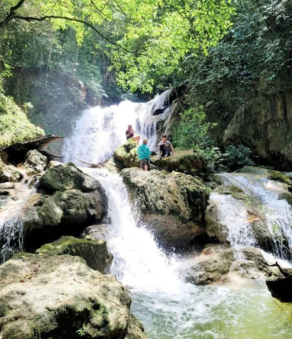 מלון El Valle Rancho Salto Yanigua